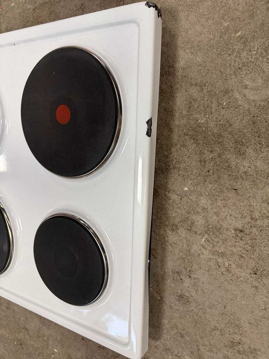 Eлектрически котлон 4 зони - ETNA KEV158WIT с транпортен дефект