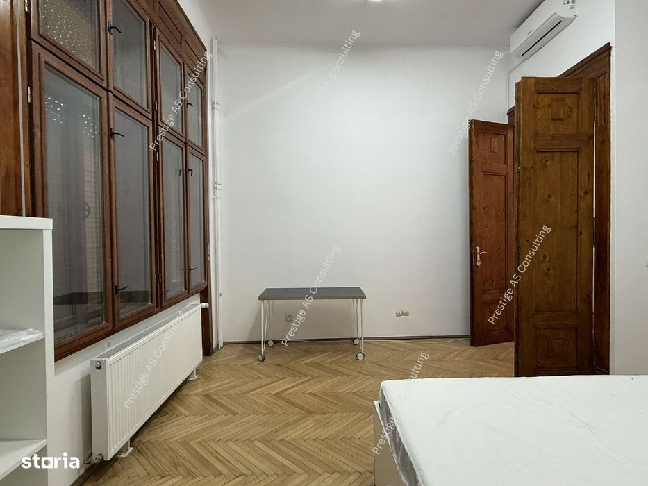 Apartament Patrimonial 150 mp | Balcon cu vedere directa spre Piata Vi