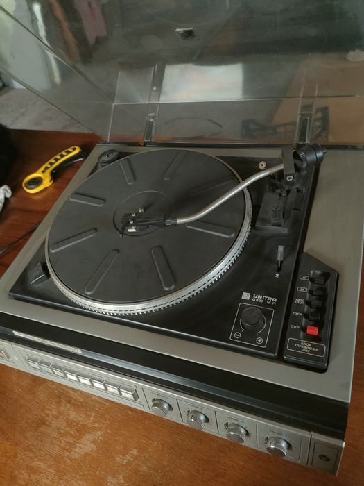 Проигрыватель с колонками Вега-109-стерео