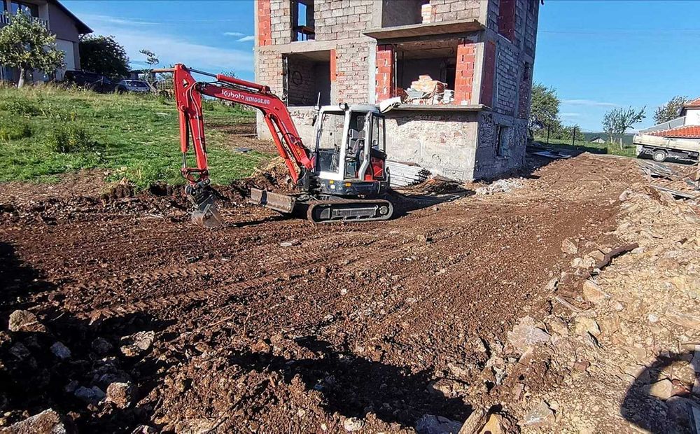 Услуги с комбиниран багер. Перник