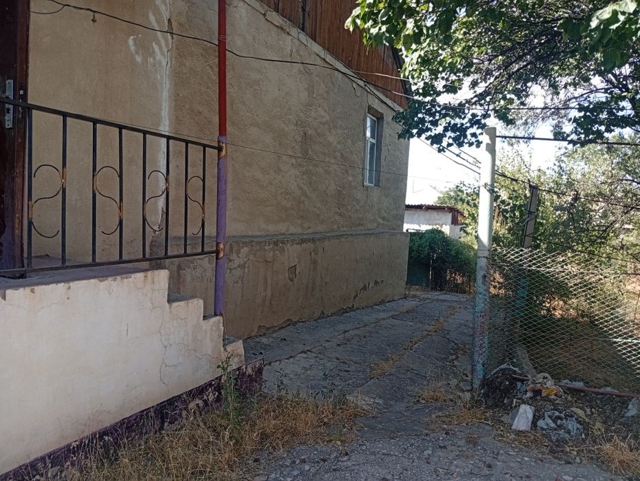 Большой дом продается. Район новой поликлиники