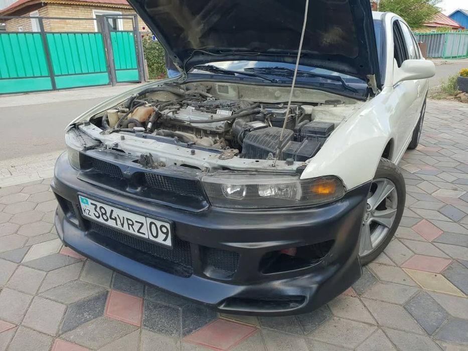 Mitsubishi GALANT(акула)