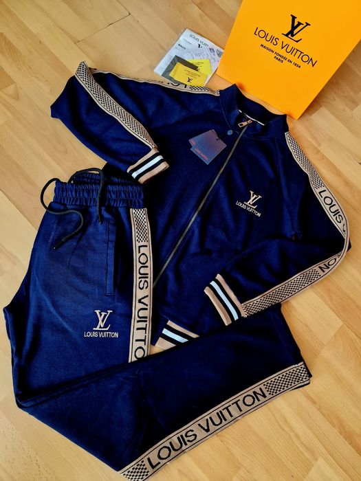 Trening bleumarin LV,logo brodat, buzunare laterale, diverse mărimi