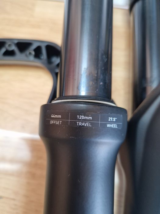 Furca bicicleta RockShox 35 silver coil roti 27,5 tapered boost ax inc