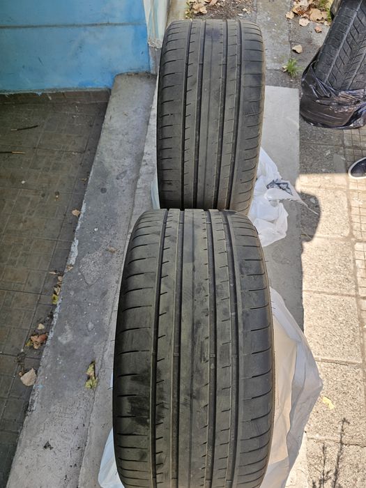 275/30 R20 Goodyear