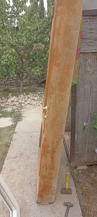 Продается дверь с коробкой