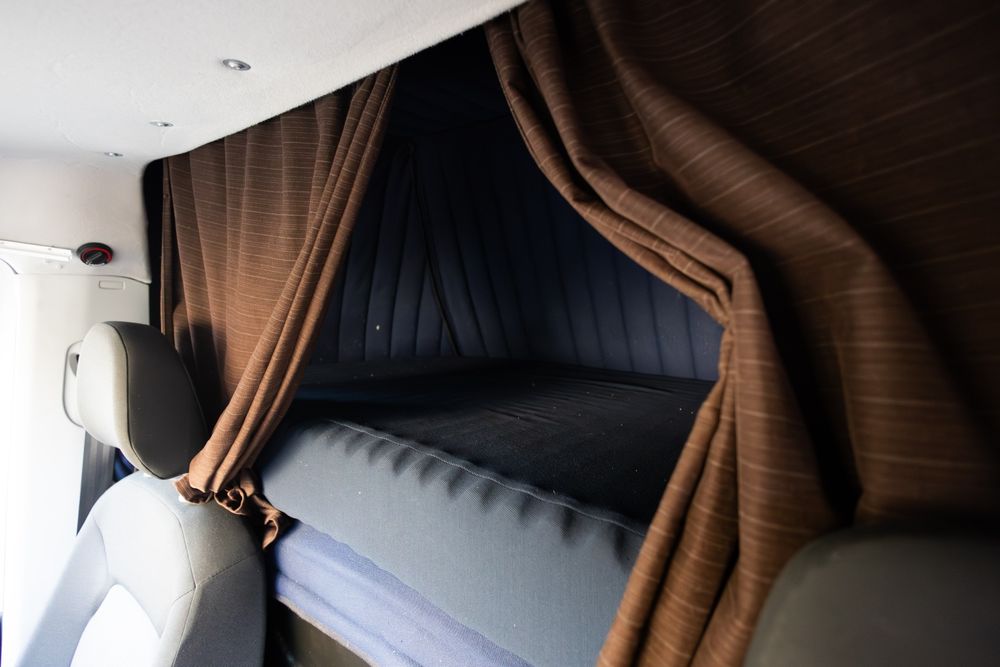 Vand Autoutilitare dube de 7 euro paleti si prelata de 8 europaleti