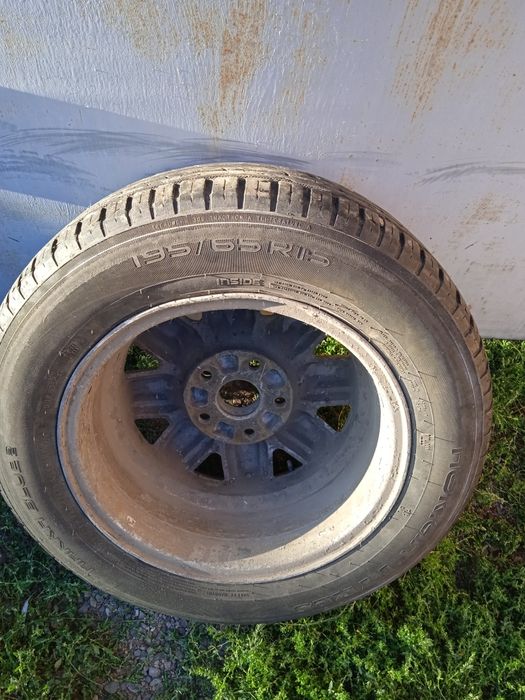 Две запаски 195/65R15
