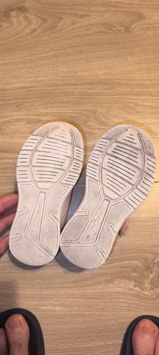 Adidasi Sketchers fete marime 26