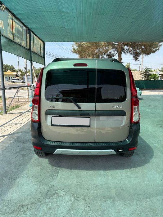 Lada Largus Yil 2014