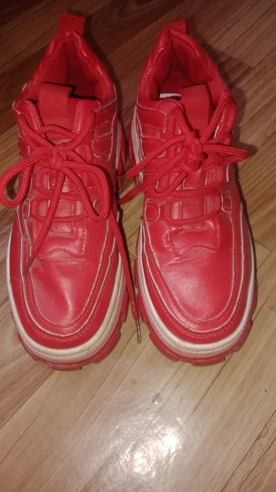 Продам кроссовки в отличном состоянии