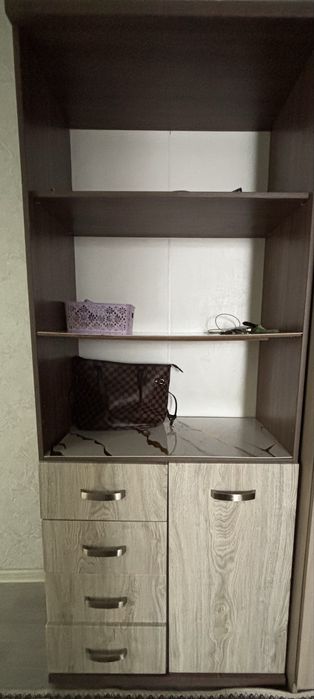 Продается шкаф в хорошем состоянии