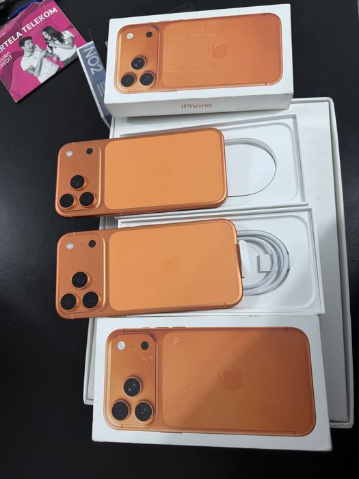 Vand doua iphone 17 pro max 256 E-SIM