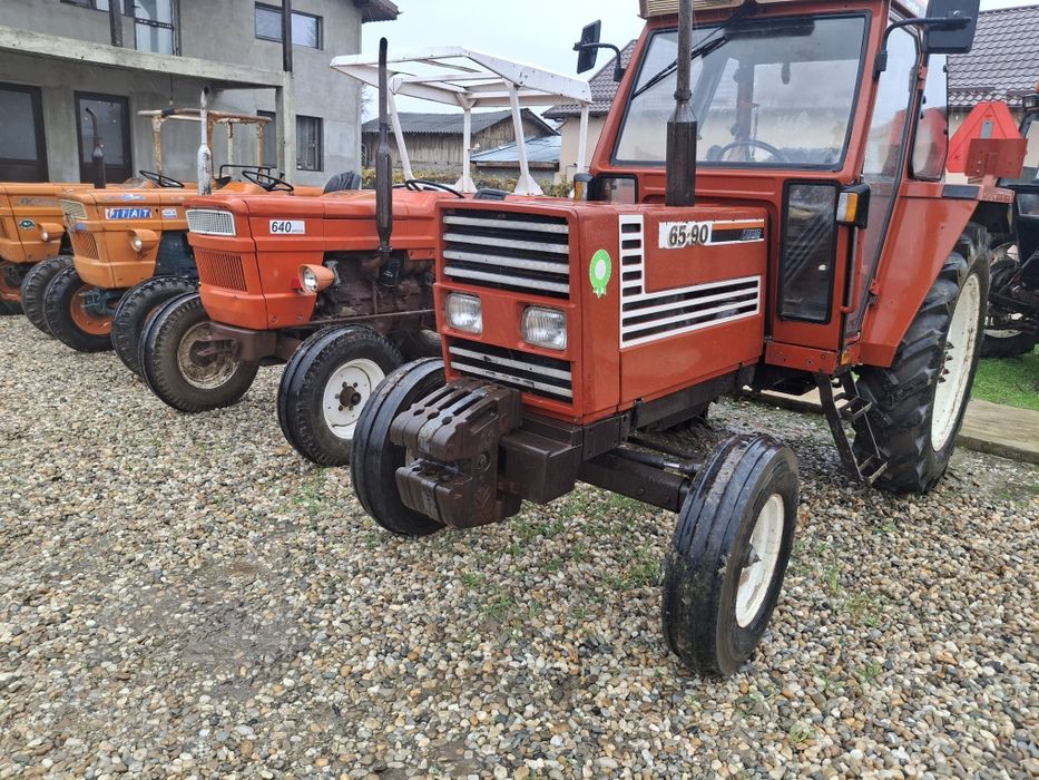 Vând tractor fiat  65 90  . 640