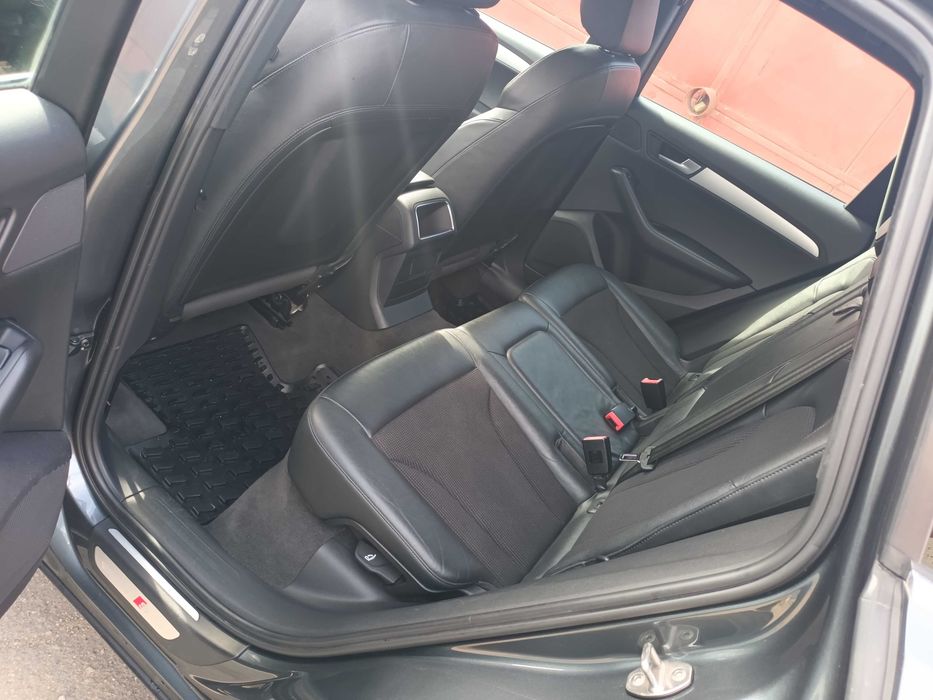 Audi Q5 S line Quattro 2.0 TDI S-Tronic