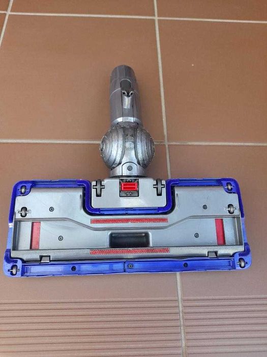 Vand perie Dyson cu vacum Musclehead
