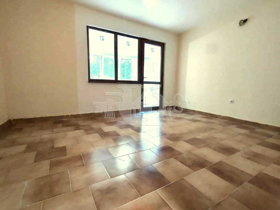 Продава се Тристаен апартамент в Добрич, Център - 80 кв.м за 1023 €/кв.м - Снимка #9