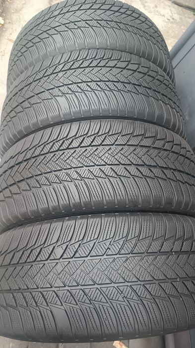 235/50/19 Bridgestone