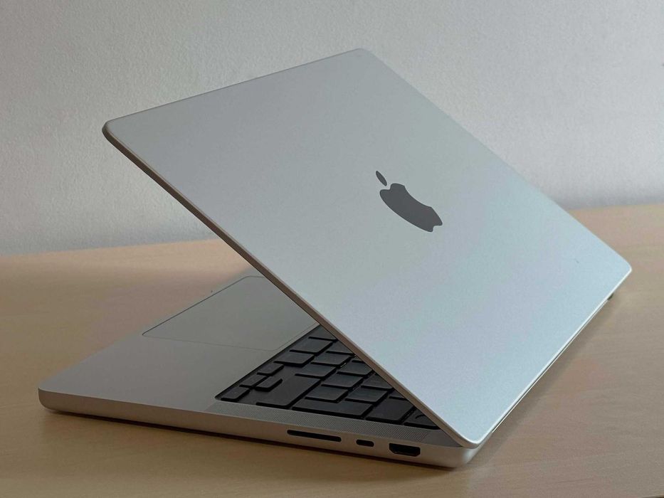Бартер! Перфектен! Apple Macbook Pro M1 14" ( 2021 )