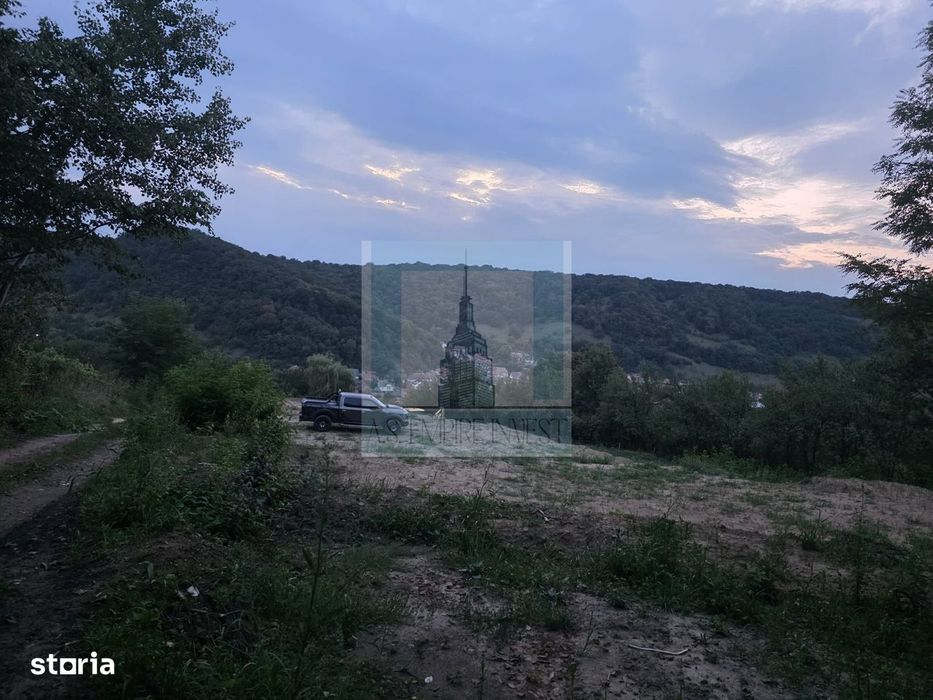 Teren intravilan de vanzare