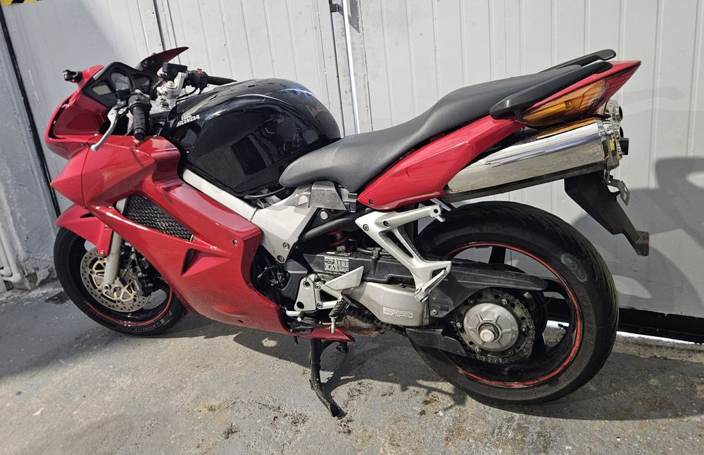 Honda vfr800 avariat
