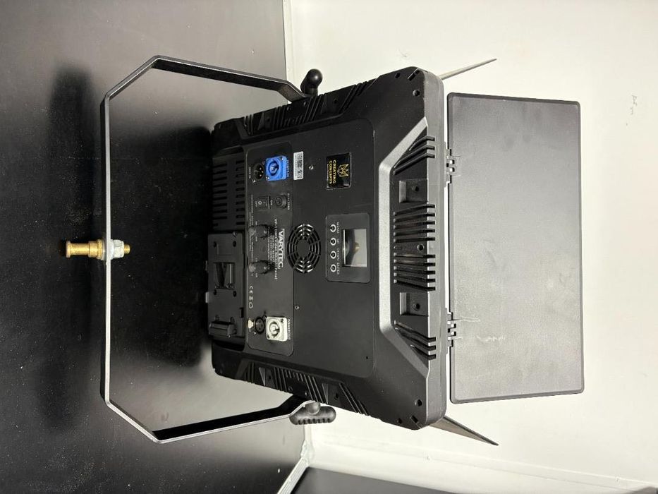 Panou LED cu temperatură de culoare variabilă. Varytec