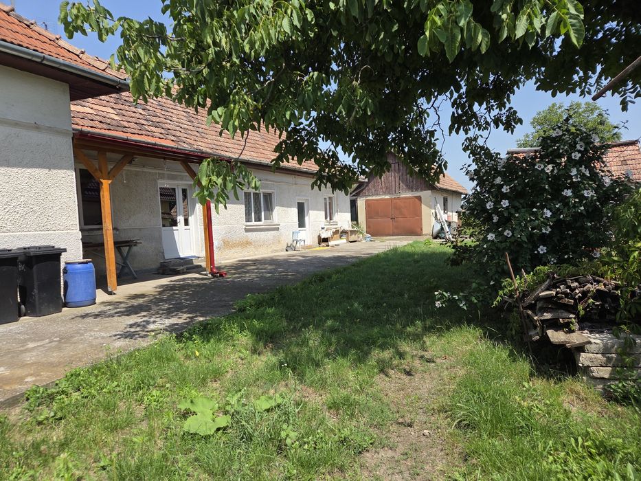 Casa + 2600m2 teren Santana de Mureș