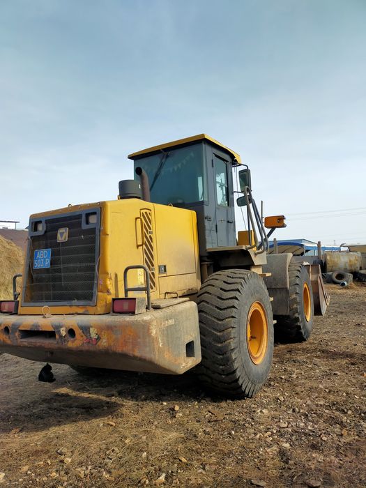 Погрузчик 3 куб 5 тонник