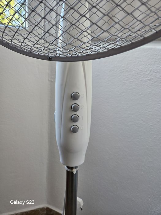 Ventilator cu picior