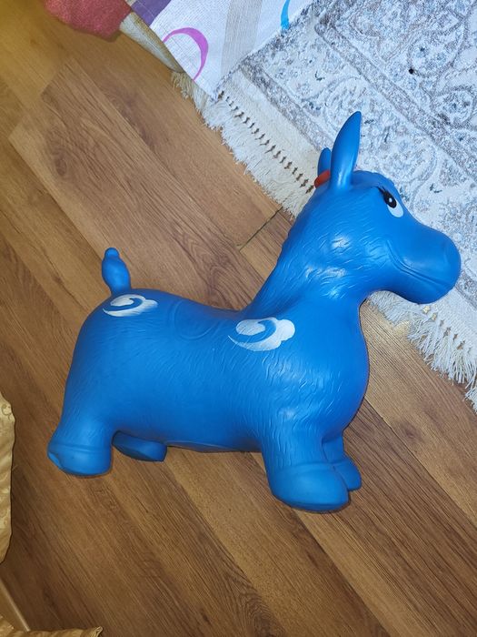 Детский надувной конёк-горбунок +подарок.