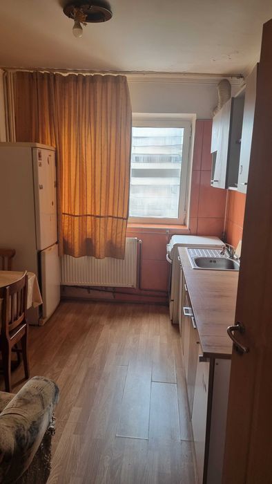 Apartament 3 camere de vanzare Ostroveni, decomandat, etaj 7/10, 2 băi