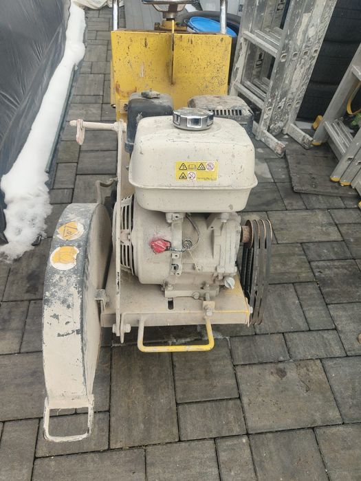 Mașină tăiat beton