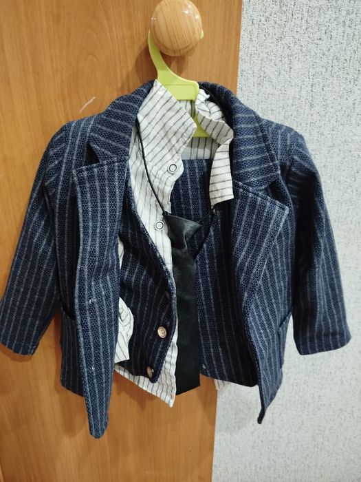 Продам костюмы детские