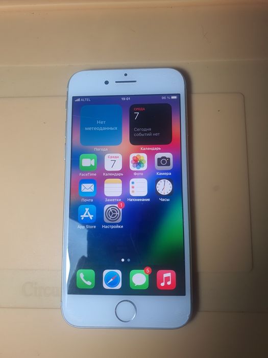Iphone 8 (64gb) 25000