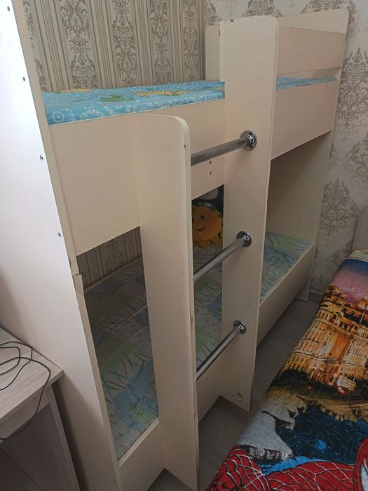 Продается двухярусная кровать