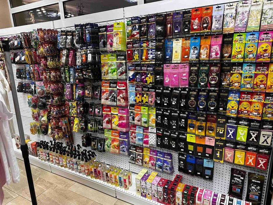 ПРОМО Стенен и Островен стелаж с перфо гръб- НОВИ, НАЛИЧНИ