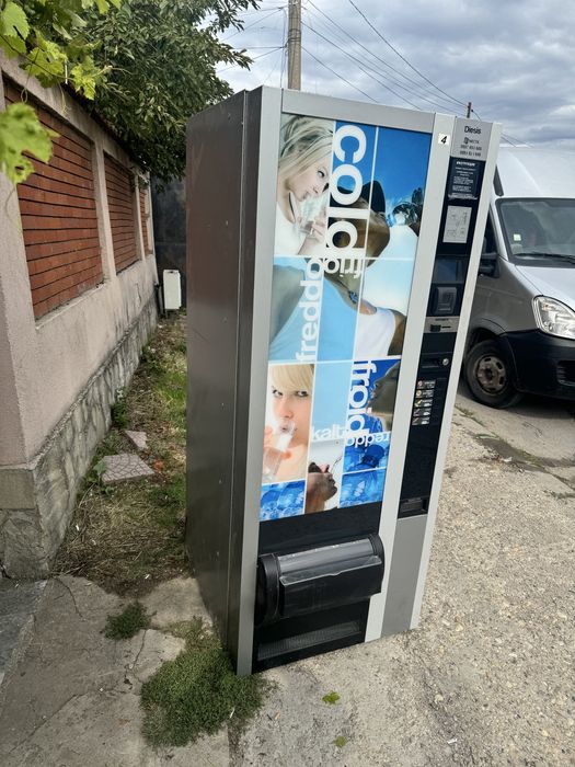Вендинг машина студени напитки