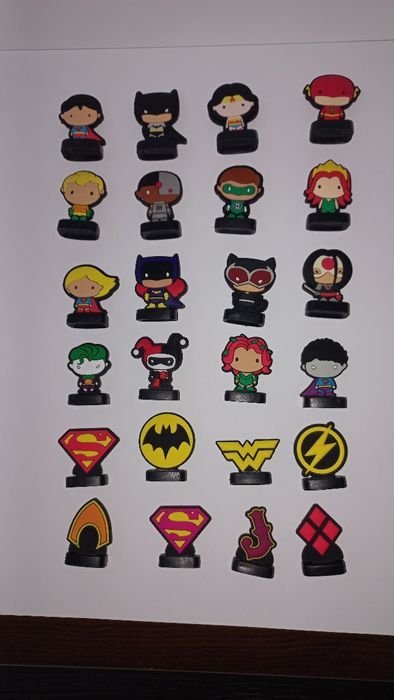 Figurine cu supereroi (set complet de 24 figurine)