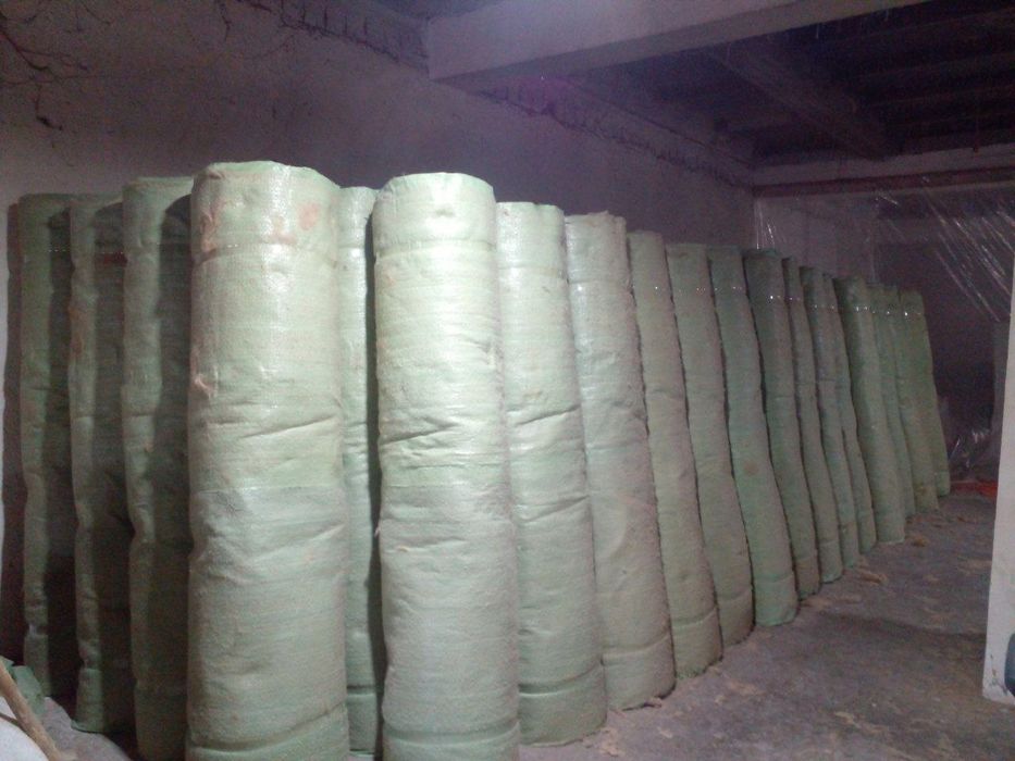 Ковролан из полиэтиленого мешка и дробленного  джута. Мешковой войлок