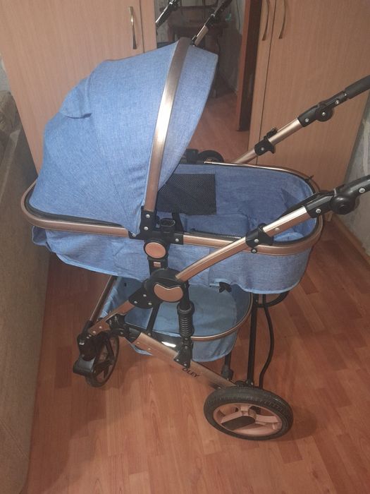 Продам детскую коляску