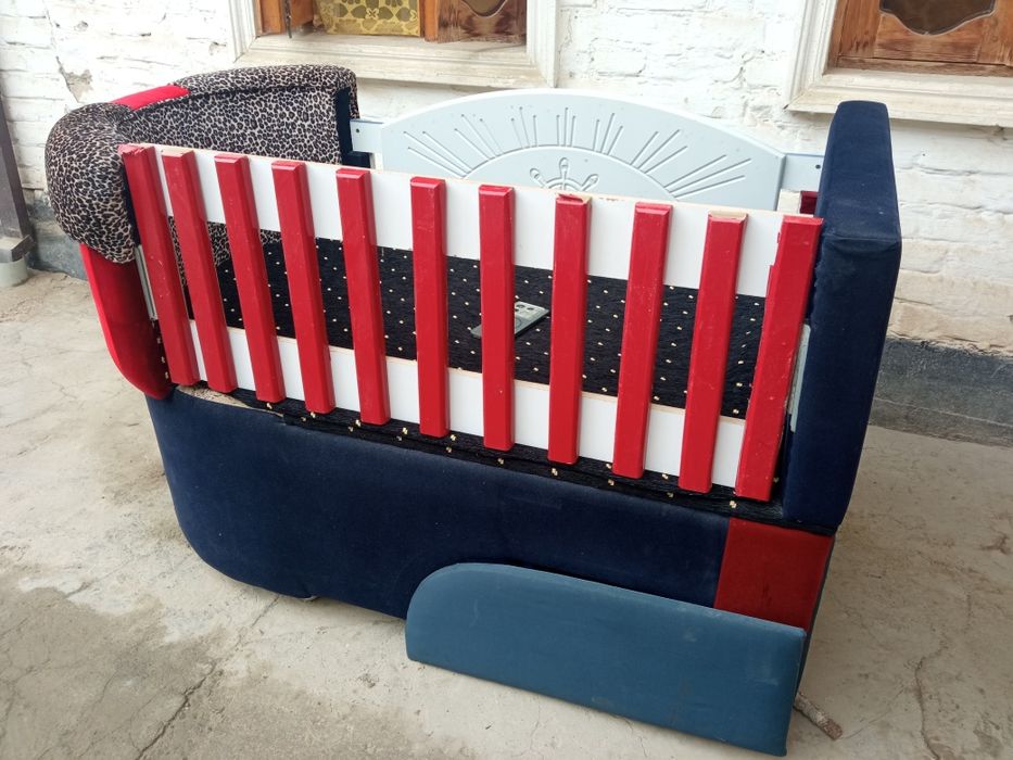 Детский кровать сотилади