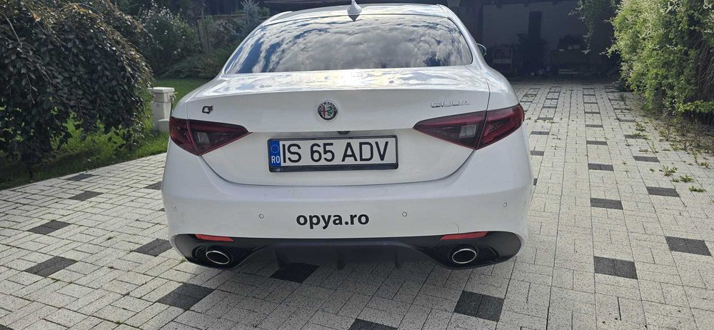 Alfa Romeo Giulia 2.0 Turbo AWD AT8 Veloce