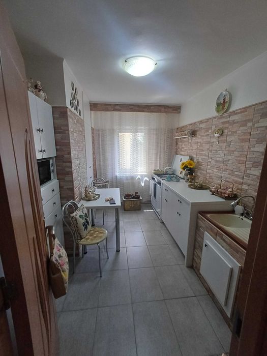 Vand ap 3 camere Mioveni-Robea etajul 1