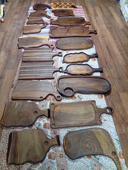 Vând platouri rustice