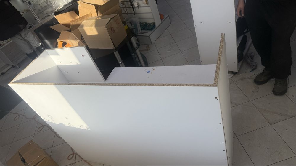 Стол офисный,ресепшен ,компьютерный ,для ремонта сотовых телефонов