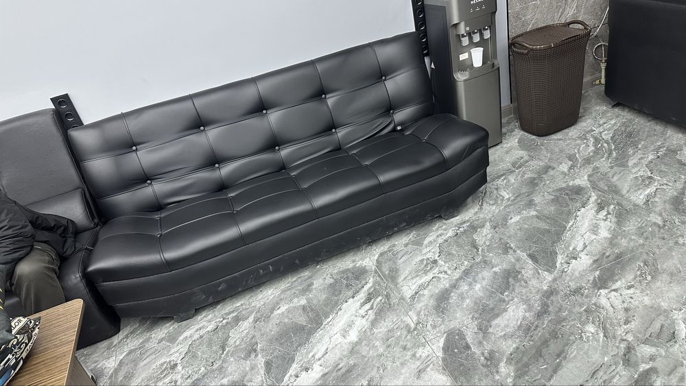 Диван сатылады кара былгары кожа