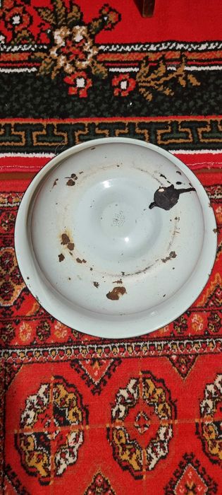 Эмалированный таз