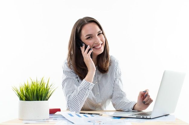 Пишу статьи. Мақола ёзаман.