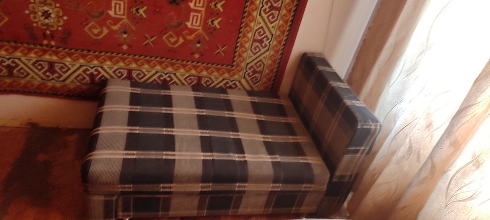 Отдам диван даром