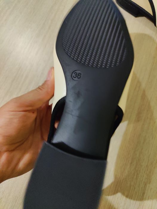 Елегантни дамски обувки черно и нюд 36 номер